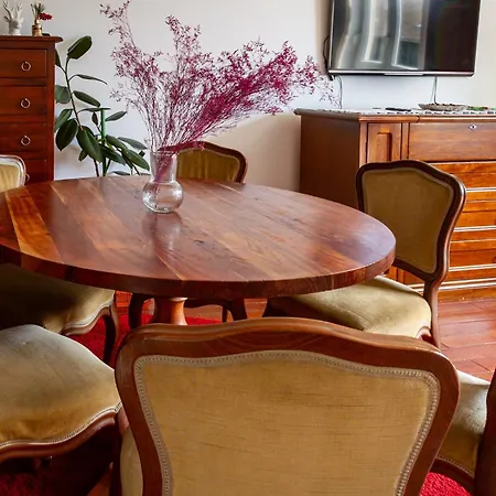 Chic Antique Dana - Center-view Zagreb