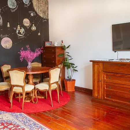 Chic Antique Dana - Center-view *